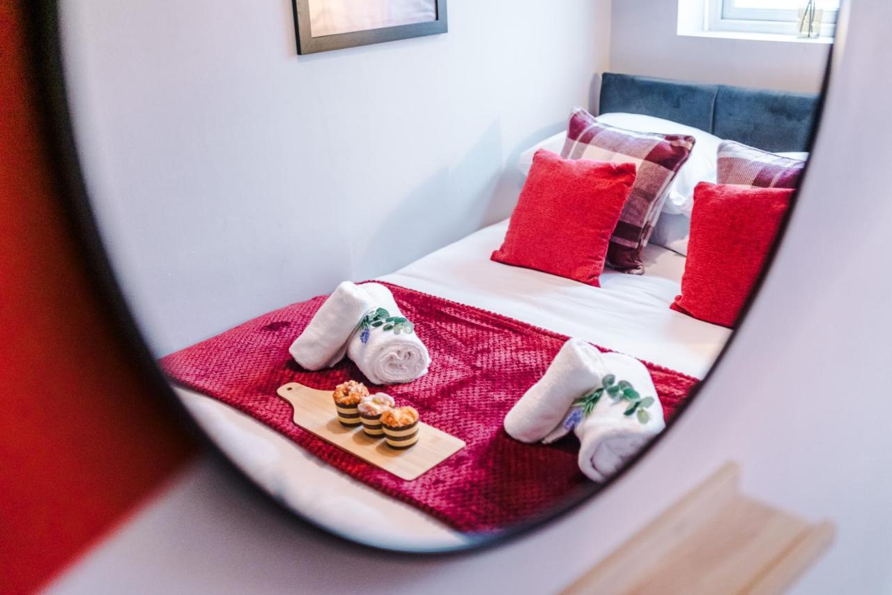 New! Gorgeous 2-Bed Home In Chester City Centre By 53 Degrees Property - Incredible Location, Ideal For Small Groups - Sleeps 6! Kültér fotó