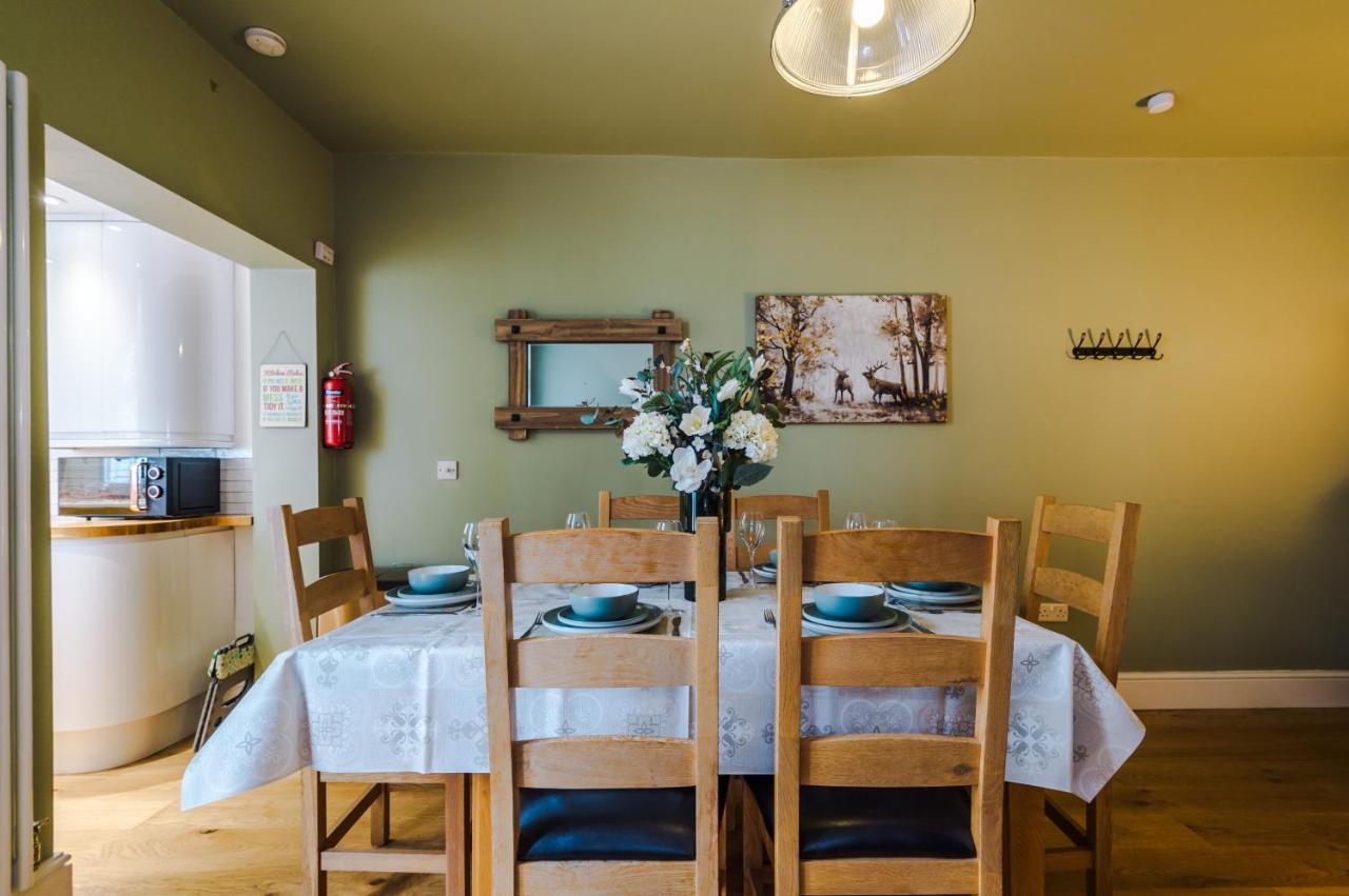 New! Gorgeous 2-Bed Home In Chester City Centre By 53 Degrees Property - Incredible Location, Ideal For Small Groups - Sleeps 6! Kültér fotó