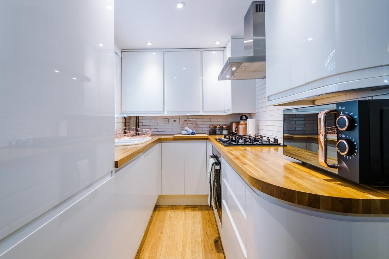 New! Gorgeous 2-Bed Home In Chester City Centre By 53 Degrees Property - Incredible Location, Ideal For Small Groups - Sleeps 6! Kültér fotó