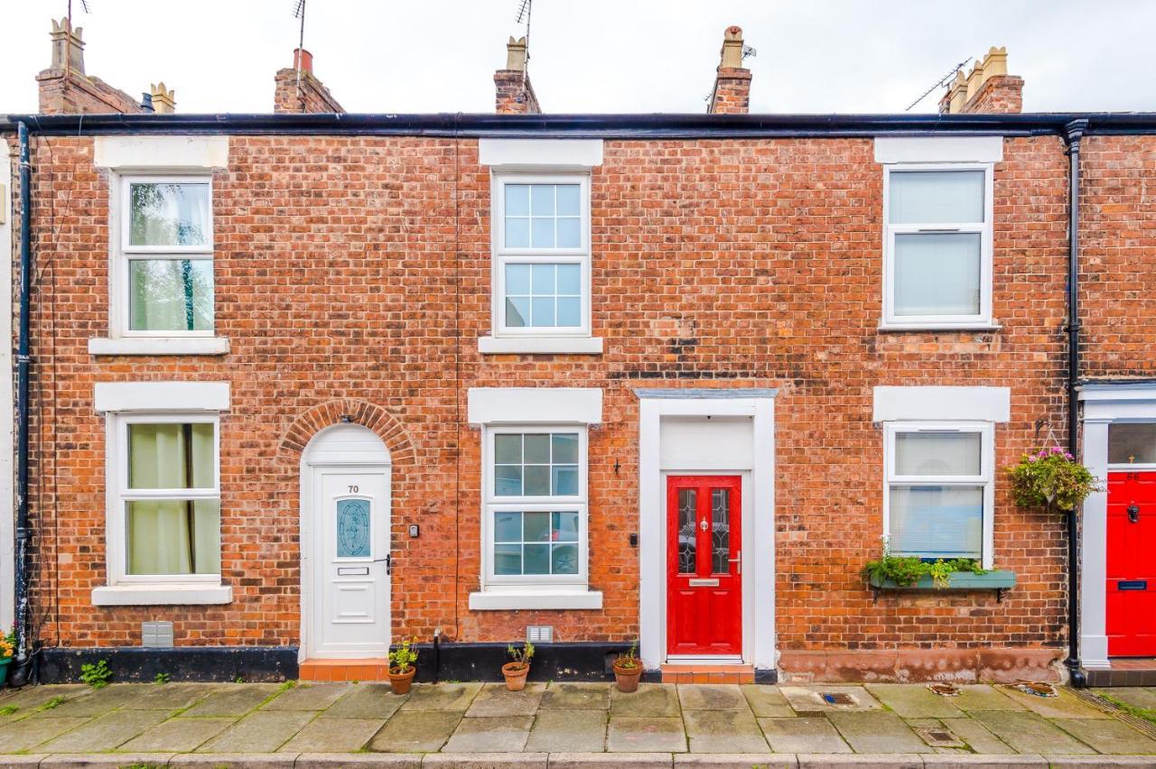 New! Gorgeous 2-Bed Home In Chester City Centre By 53 Degrees Property - Incredible Location, Ideal For Small Groups - Sleeps 6! Kültér fotó